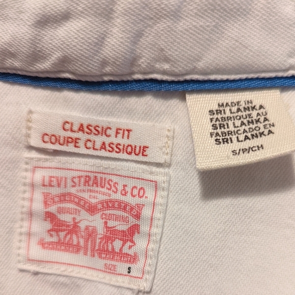 White Levi's Shirt Short Sleeve, Small, EUC - Picture 5 of 6